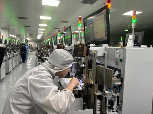 從300條產(chǎn)線的代工廠到3500條產(chǎn)線的 領(lǐng)頭羊 青山湖區(qū)助力兆馳光電創(chuàng)新發(fā)展,帶動(dòng)全區(qū)電子信息產(chǎn)業(yè)提檔升級